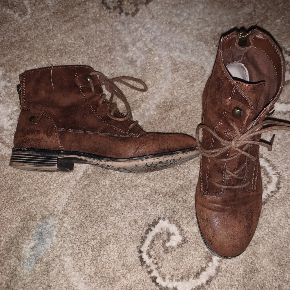 Brown booties - Picture 2 of 3